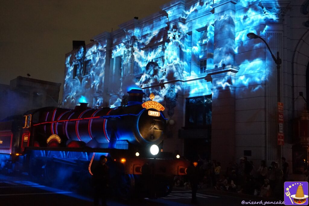 USJ Night Parade Harry Potter float, show and projection mapping.