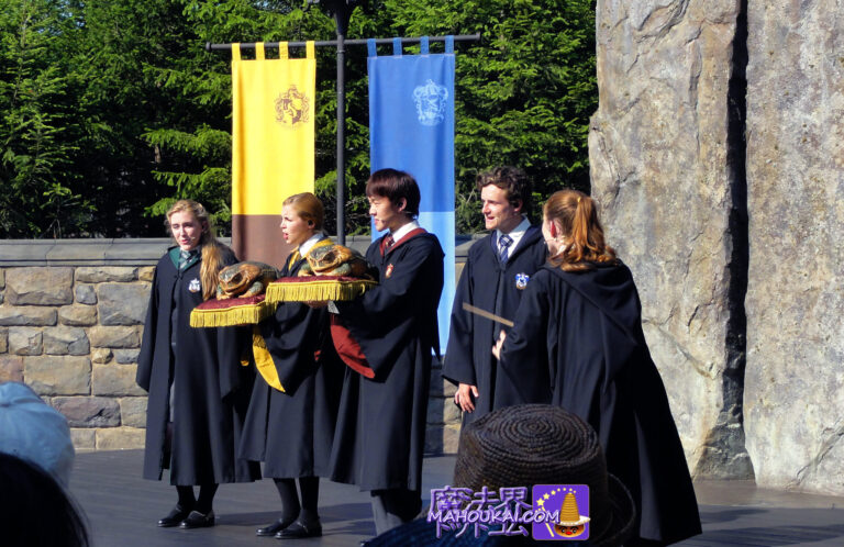 Listen to 'Frog Choir' and feel like a Hogwarts student in the Harry Potter Area at USJ.