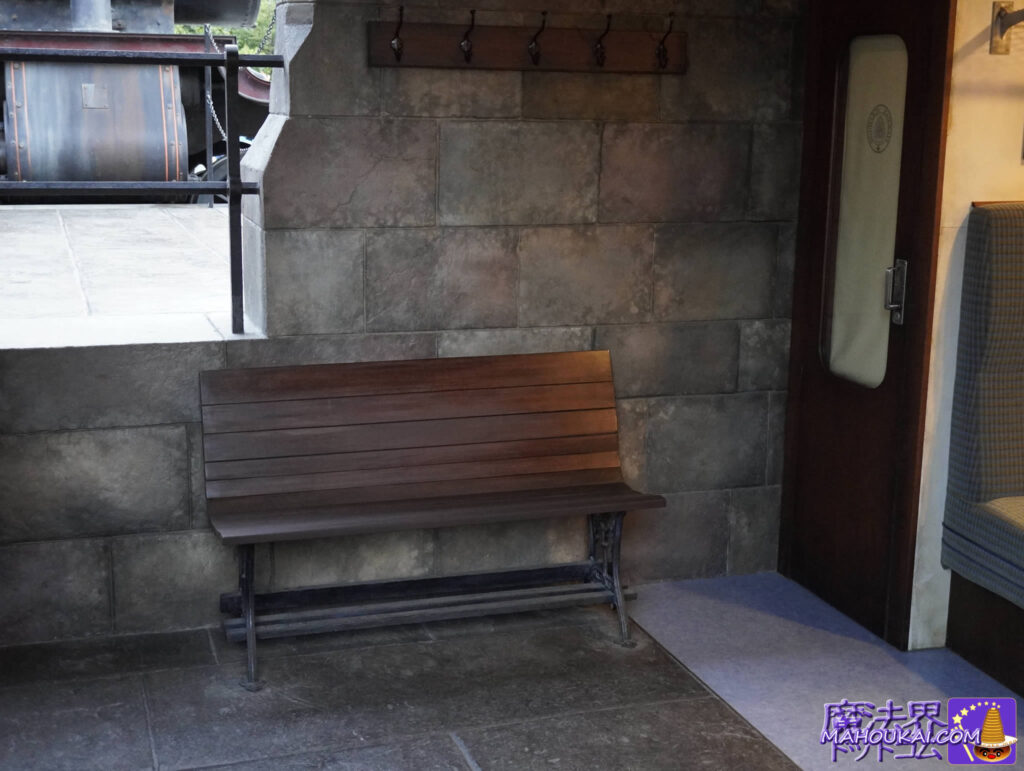 【写真撮影スポット(有料)】ホグワーツ特急車内で映画の1シーンのような写真を撮ろう♪チャキフォイ＆ダンブルドア♪（HOGWARTS EXPRESS）USJ 「ハリー・ポッター エリア」