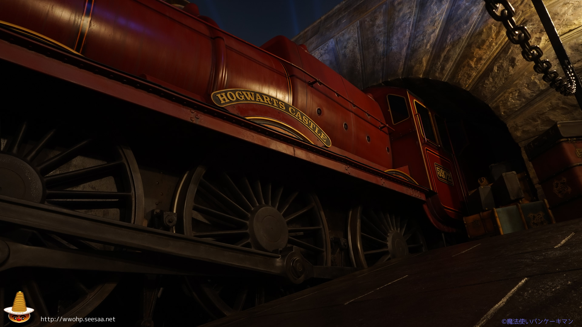 Hogwarts Express at night Hogwarts Express at WWOHP in USJ 'Harry Potter Area'