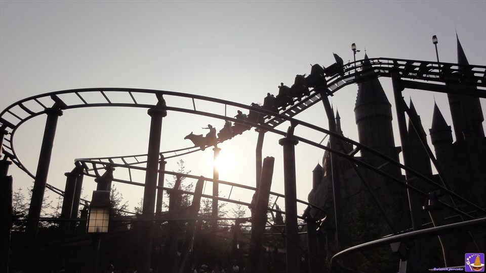 Hippogriff (USJ Harry Potter Area Ride Attraction) roller coaster.