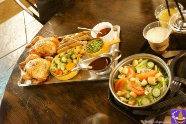 3. winter-only Christmas Feast & Christmas Dessert Feast at the Three Broomsticks (USJ 'Harry Potter Area' Christmas in the Wizarding World).
