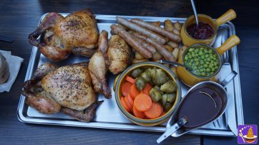 Celebrate Christmas with a Holiday Feast... *Limited Time Meal Menu *The Three Broomsticks (Hogsmeade Village, Harry Potter Area, USJ)