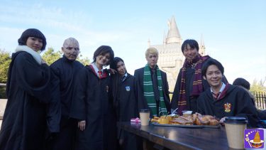Reuniting with friends you met at USJ Halloween in the Hallipota area... Hogwarts students summon their masters!