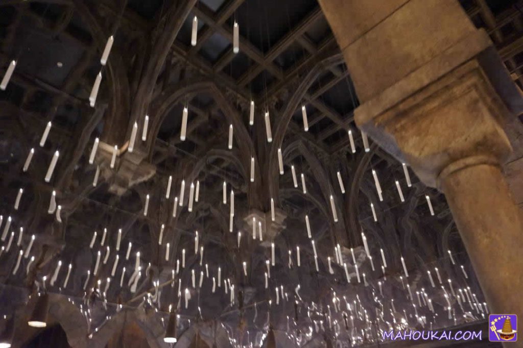 The ceiling of the Halliburton Journey boarding area is full of candles, just like the Hogwarts Great Hall â"¢ USJ, Harry Potter Area.