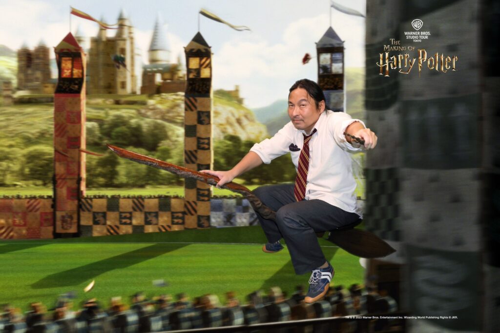 Downloadable photo｜Flying on a broomstick Harry Potter 'Studio Tour Tokyo' (former site of Toshimaen)