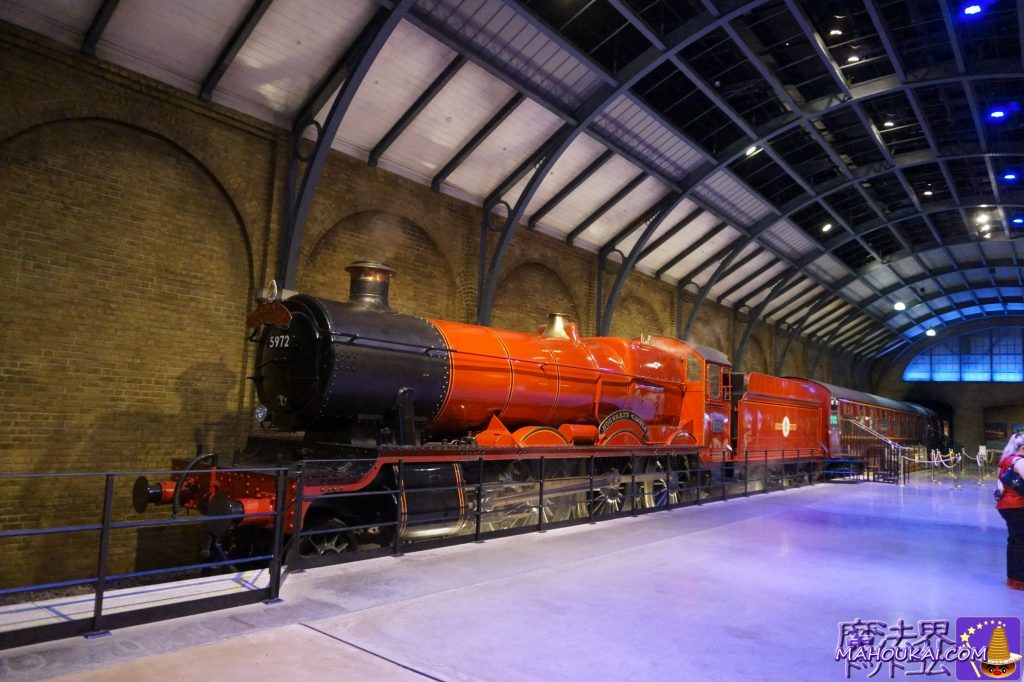 Kings Cross Station Set: Warner Bros Studio Tour London Harry Potter Christmas Dinner
