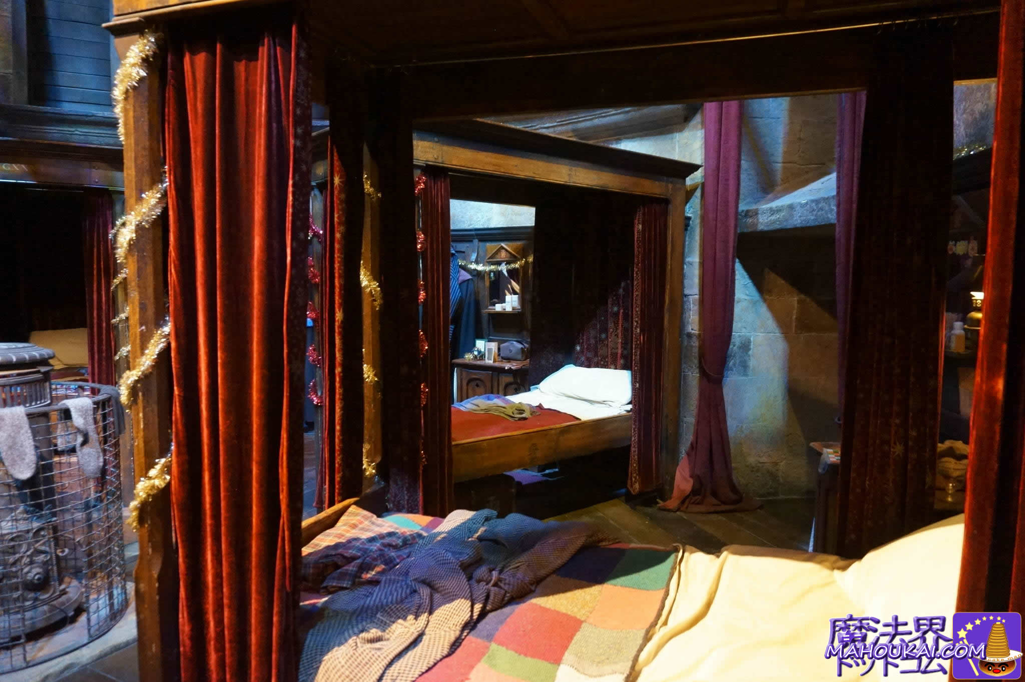 最後にロンのベッド越しに見るハリーのベッド ハリー・ポッター スタジオ ツアー ロンドン イギリス