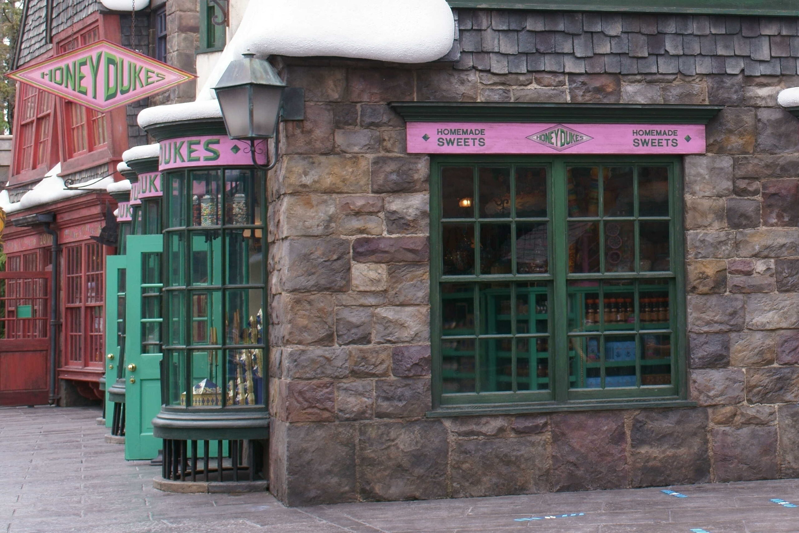 Honeydukes Wizarding World Confectionery USJ Harry Potter Area