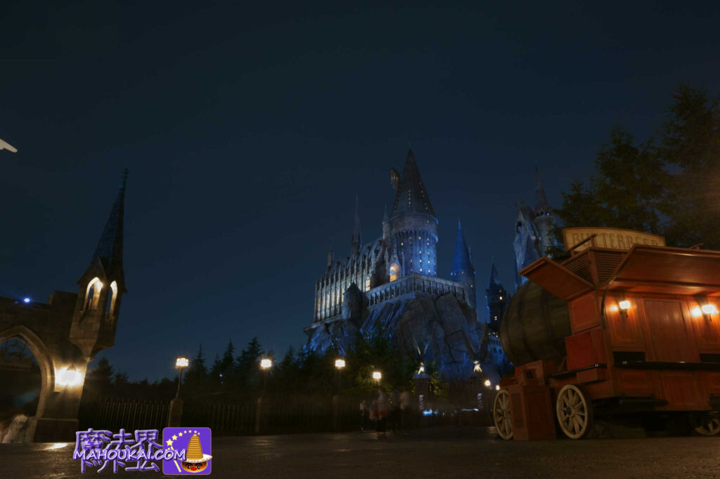 Butterbeer cart In front of Hogwarts Castle (USJ Harry Potter area)