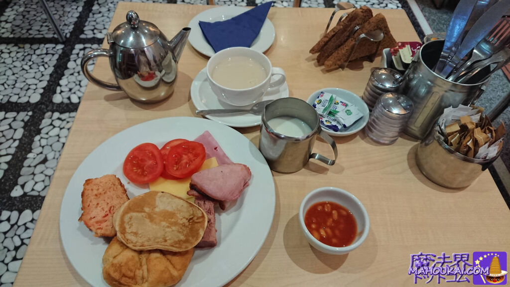 Breakfast at the ALHAMBRA HOTEL in front of Kings Cross Station | Harry Potter Travel, United Kingdom