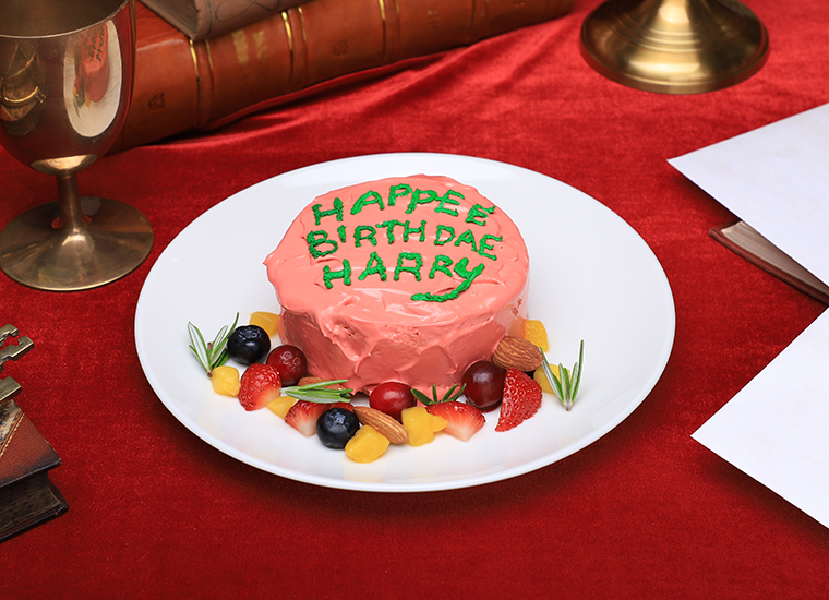 HAPPEE BIRTHDAE ケーキ（ハリー誕生日おめでとう！）ハリー・ポッター カフェ2021