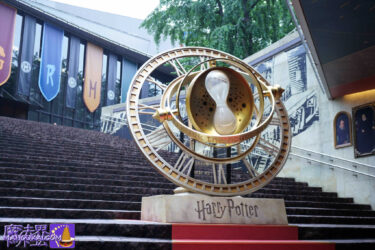 赤坂サカス 大階段 巨大なタイム・ターナー（逆転時計）  魔法使いの肖像画はリアル！本物！？ まるでホグワーツ魔法魔術学校！場所：舞台ハリー・ポッターと呪いの子 劇場 赤坂ACTシアターへの途中