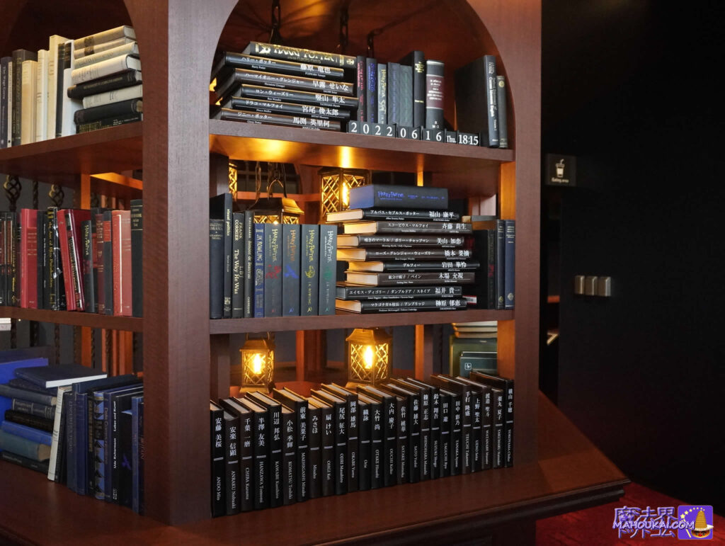 Bookshelf with hidden tricks｜Show the cast of the day â Stage Harry Potter and the Cursed Child TBS Akasaka ACT Theatre, Tokyo, Japan.