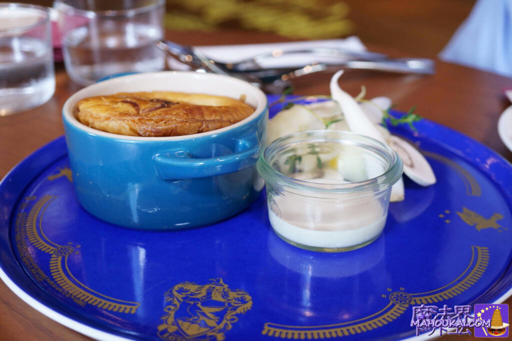 Ravenclaw stew [Food Report] Lunch at Harry Potter Café Akasaka... Enjoy lunch and dessert with your fellow Haripotters.