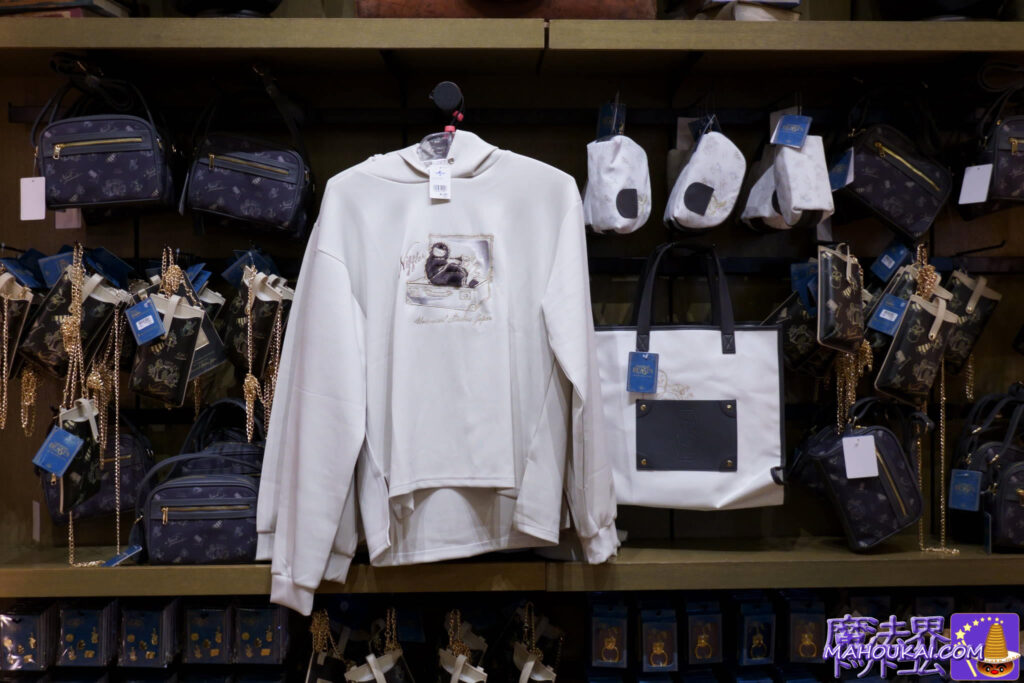 New Product] UNIVA x Fantastic Beasts Hoodie with cute niffler embroidery â"¢ USJ "Harry Potter Area".