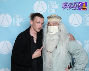 Tokyo Comic-Con 2022 Jamie Campbell Bauer took photos with and signed autographs... and the young Gellert Grindelbard from the Harry Potter and Fantabi movies was too nice for fanservice...