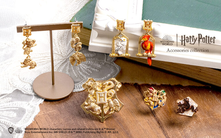 [New] 'Hogwarts, Hedwig and Fawkes' earrings and rings on sale in the Parnate Pok x Harry Potter collaboration.