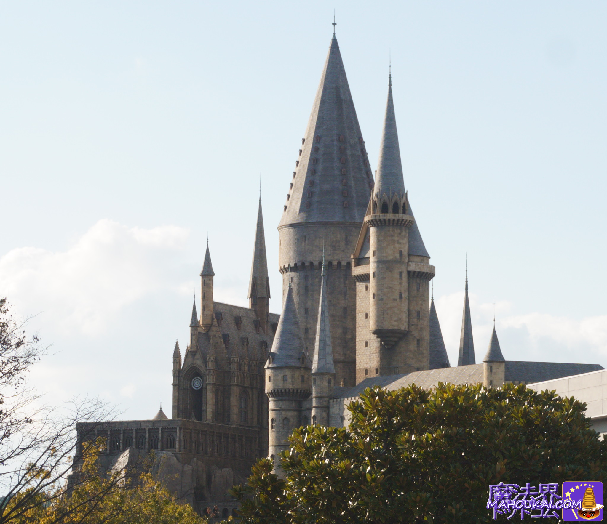 USJ「ホグワーツ城」写真撮影してみた 晴天のホグワーツ、雨のホグワーツ、夕景のホグワーツなど「ハリー・ポッター エリア」から見た様々な魔法学校の姿♪