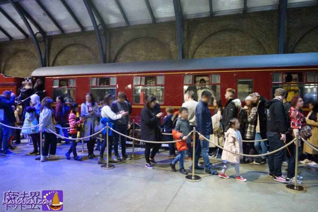 【詳細レポート】ホグワーツ特急（蒸気機関車と客車）プラットホーム 9と4分の3番線（Platform 9 3/4）｜ハリー・ポッター スタジオツアー ロンドン