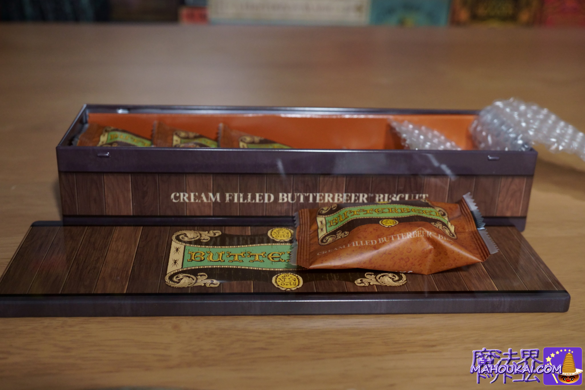 New snacks] Butterbeer Cream Sandwich Biscuits (Cookies)｜Honeydukes USJ "Harry Potter Area".