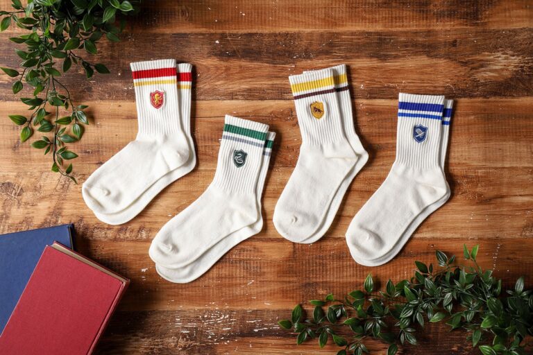 [New product] 'Harry Potter Mahood Koro' 'Four Dormitory Line Socks' with embroidered crests of the four Hogwarts dormitories, available from 7 Apr (Fri)!