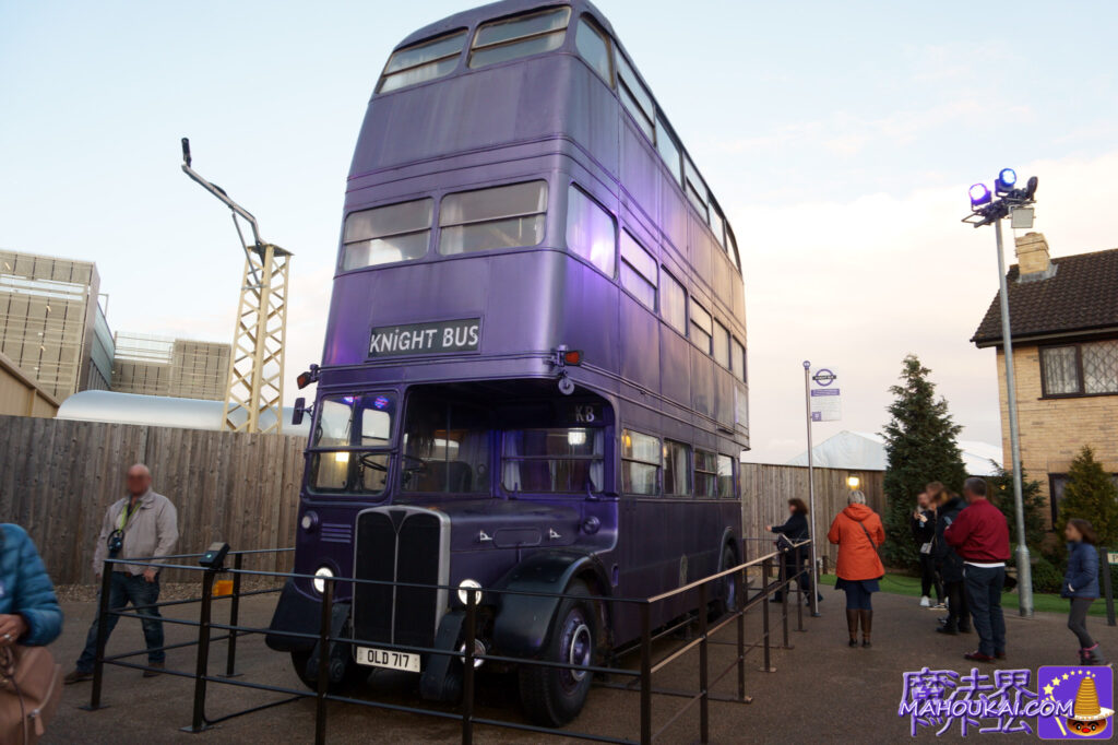 【詳細レポート】Knight Bus（ナイト・バス）「夜の騎士バス」｜バックロット エリア（屋外展示）｜ハリー・ポッター スタジオツアー ロンドン