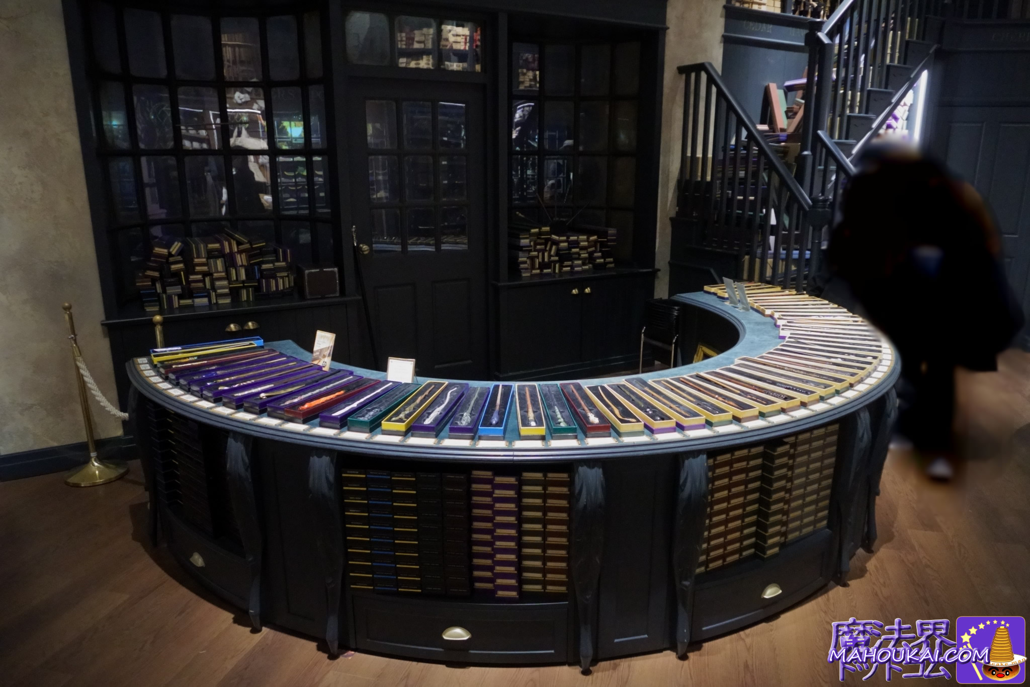 販売している杖 オリバンダー コーナー ハリー・ポッター グッズ ショップ「スタジオツアー ショップ(The Studio Tour Shop)」「スタジオツアー東京」 お土産