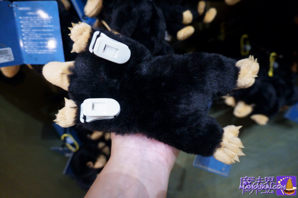 Shoulder Mounted Benny Niffler Mascot with Clip (pictured right)｜USJ Fantabi-Goods [New at USJ] Fantabi-Niffler, Baby Niffler, Bowtruckle and Harry Potter Hedwig Goods｜Harry Potter Area July 2023.