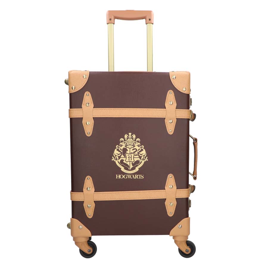 New product: 'Hogwarts Trunk' image carry case now available... Harry Potter Mahoudkoro online shop, advance order pre-order 25 Aug 2023 (Fri) -.