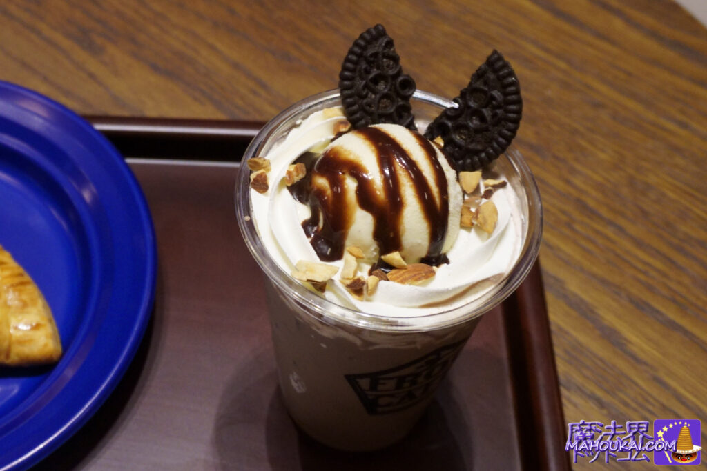 チョコレート フロッグ カフェ「チョコレート ドリンク（アイス）」【食事レポート】2023年8月と9月 ハリー・ポッター スタジオツアー東京