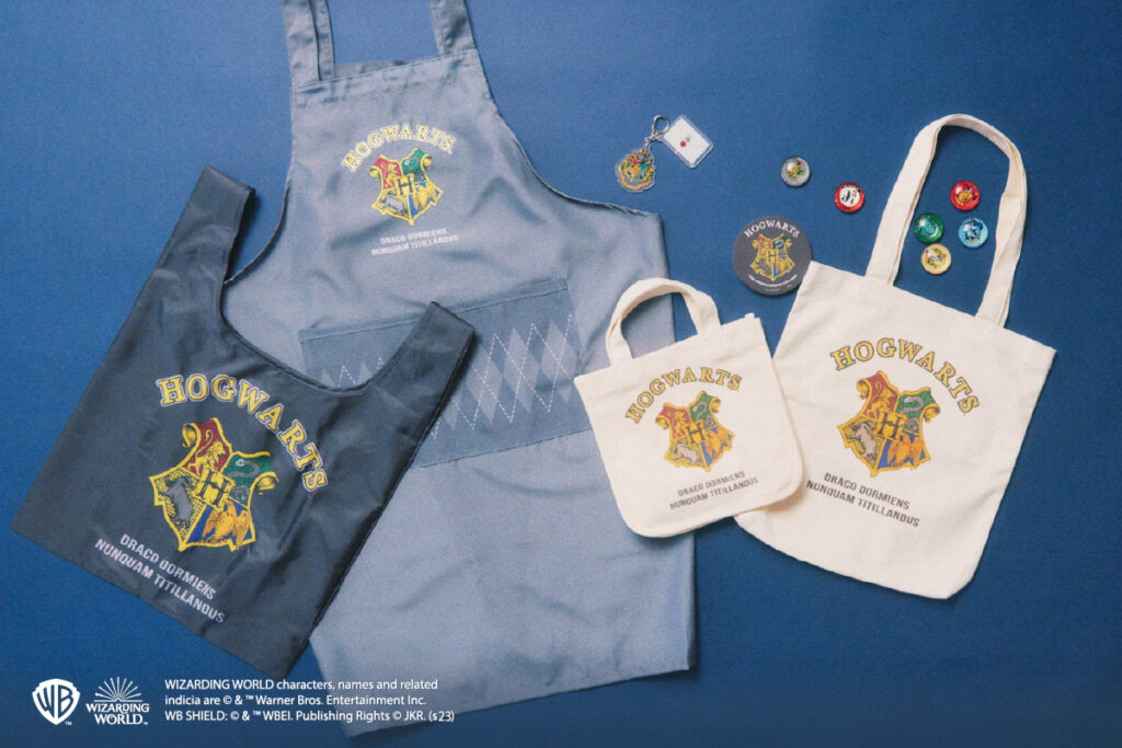 Hogwarts School of Witchcraft and Wizardry 'crest' aprons and tote bags｜212 Kitchen Store Harry Potter collaboration items on sale Tuesday 17 October 2023 - Online pre-order Thursday 12 October at 12pm