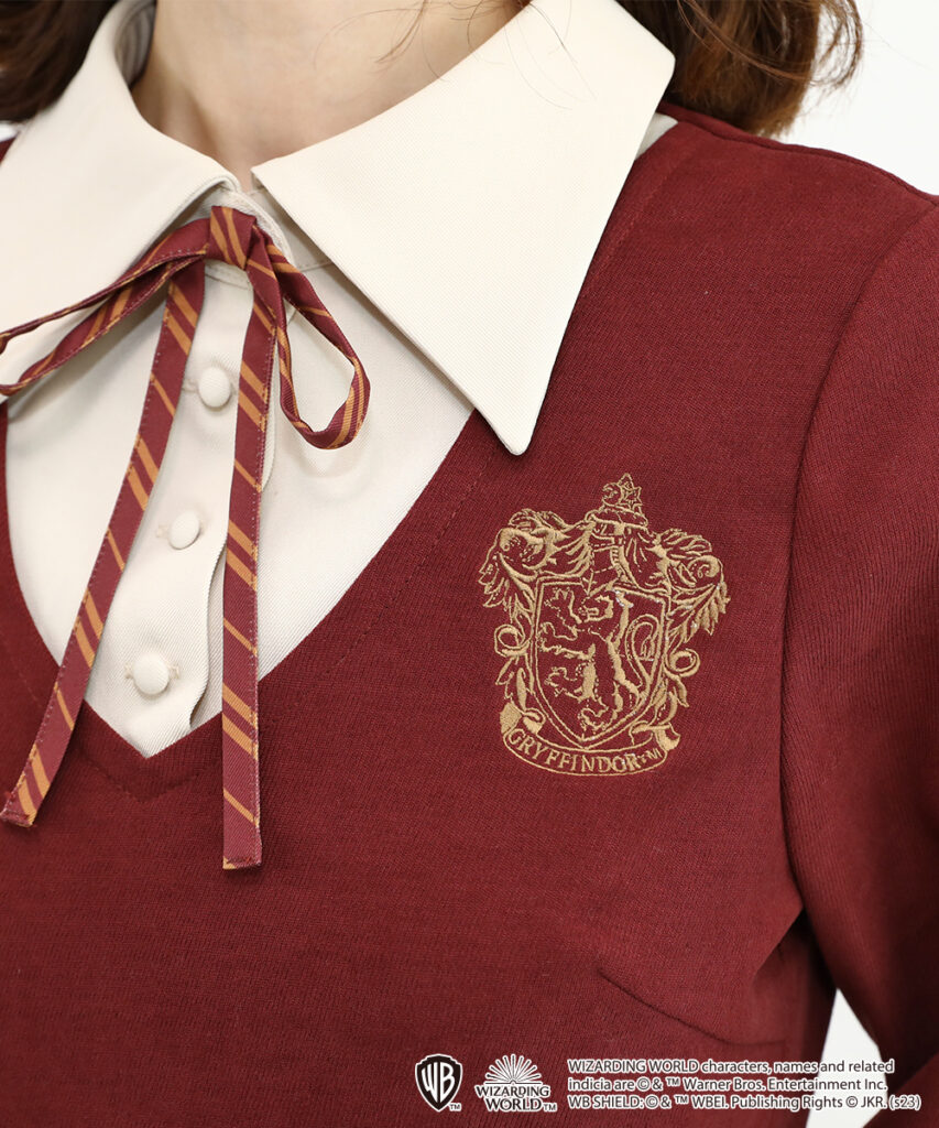 Cleric yoke switching dress Gryffindor F i.n.t x Harry Potter Hogwarts-style 'dress', 'cardigan' and 'beret' â