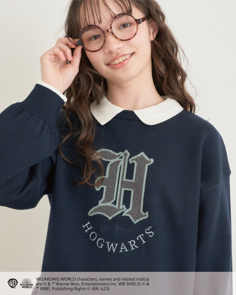 Harry Potter collaboration 'Hogwarts' 'Shirt and innerwear set' and 'Collared jacquard knit' now available. pom ponette junior from 11 Nov 2023.