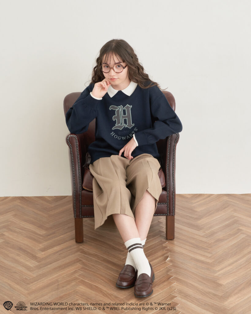 Coordinating Harry Potter collaboration 'Hogwarts' 'Shirt and innerwear set' and 'Jacquard knit with collar' now available. pom ponette junior from 11 Nov 2023.