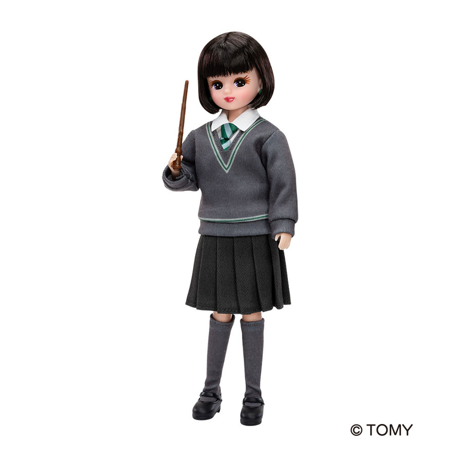 New Harry Potter Licca-chan Harry Potter Mahoudokoro ｜Licca-chan is born as a Hogwarts student wearing the robe, tie, jumper and wand of the Hogwarts school uniform.