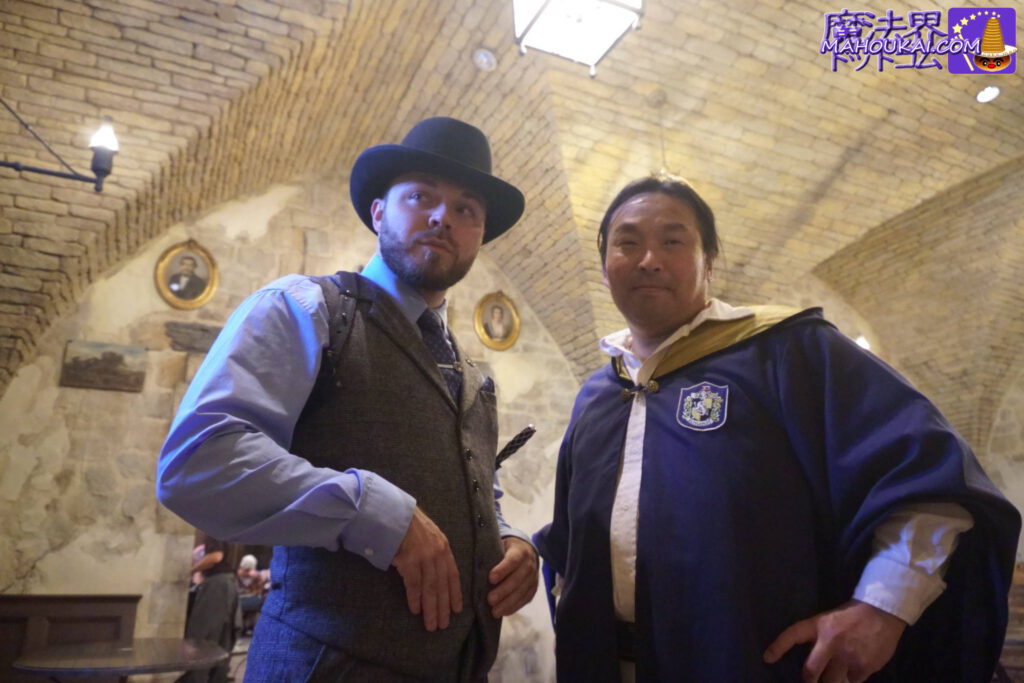 パリ魔法界で会えるイルヴァモーニー生 ホグワーツ生 ボーバトン生 魔法省の闇祓い バンドトリオ 杖職人アカジョーさん|エピック・ユニバース ハリー・ポッター エリア