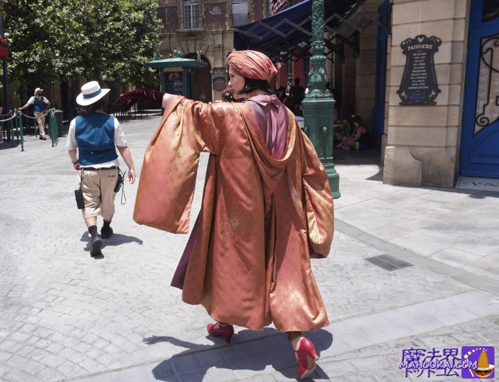 パリ魔法界で会えるイルヴァーモーニー生 ホグワーツ生 ボーバトン生 魔法省の闇祓い バンドトリオ 杖職人アカジョーさん|エピック・ユニバース ハリー・ポッター エリア
