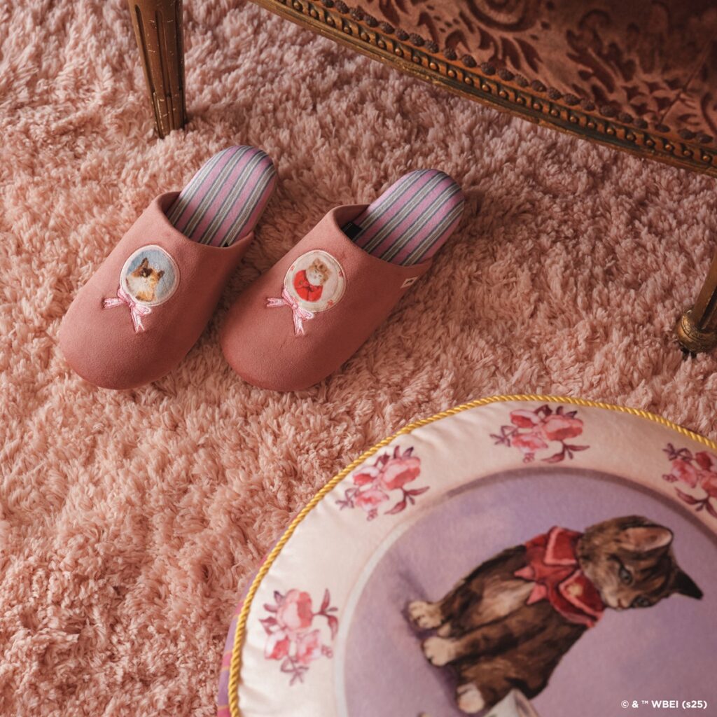 【新商品】ドローレス・アンブリッジのルームシューズ&ビッグクッション