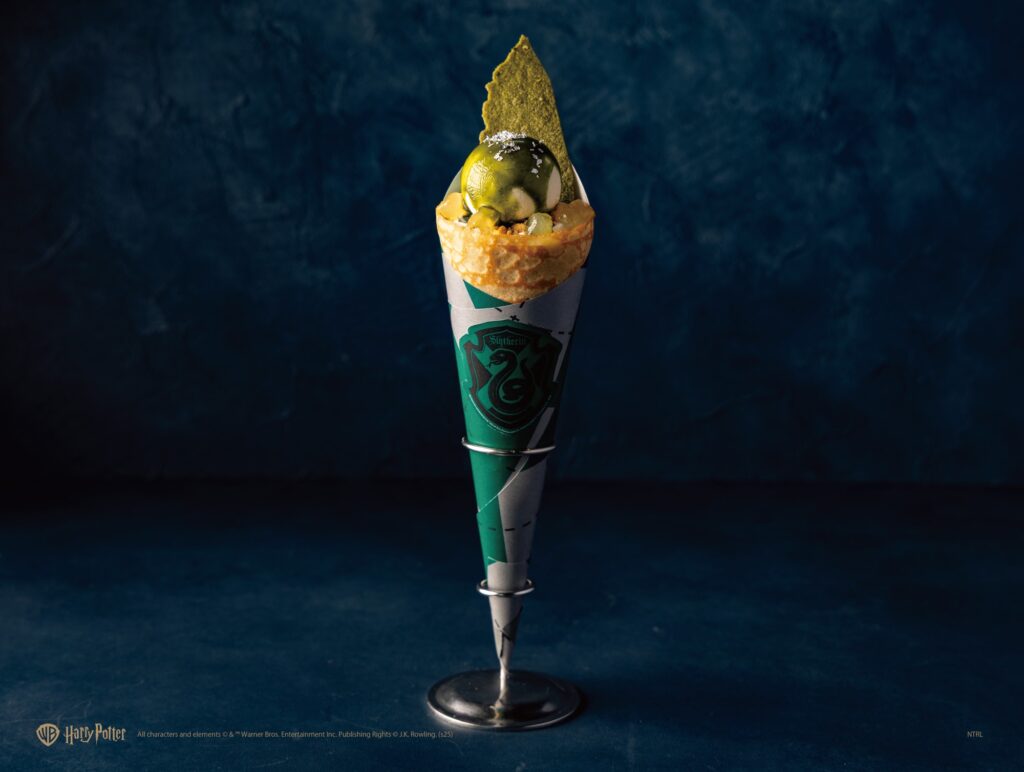 コラボレーションアイテム・メニュー 17 Caféホグワーツ4寮クレープ ニュウマン横浜