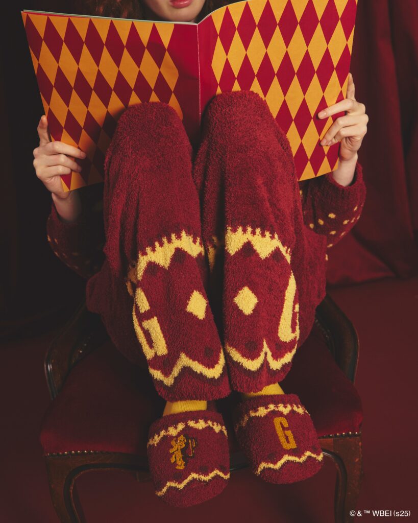【新製品】SNIDEL HOME(スナイデル ホーム)」× Harry Potter(ハリー・ポッター) ニットウェアやローブ風ニットガウンなど新アイテムが登場♪2025年11月1日(土)~