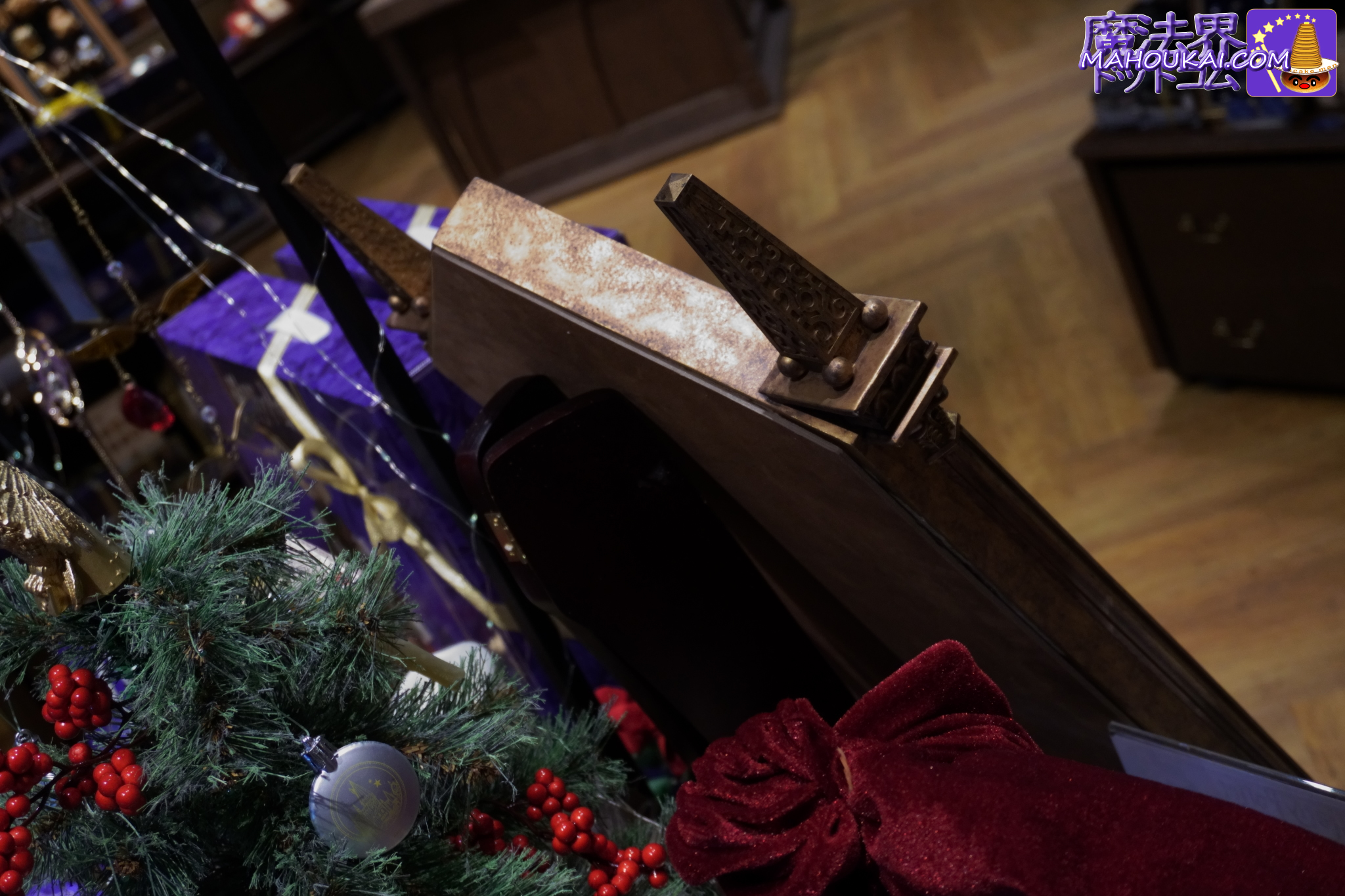 みぞの鏡 スタンド付ミラー 高さ約45cm ハリー・ポッター マホウドコロ 2025年12月19日予約受付中