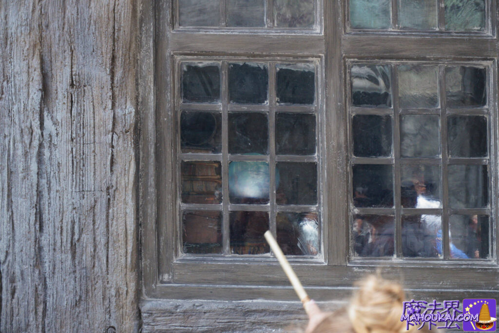 ニコラス・フラメルの家と「賢者の石」と水晶玉 ワンド・マジック｜エピック・ユニバース ハリポタエリア