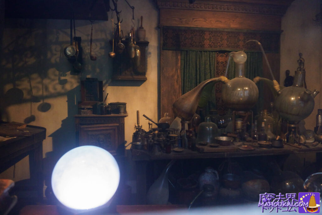 ニコラス・フラメルの家と「賢者の石」と水晶玉 ワンド・マジック｜エピック・ユニバース ハリポタエリア