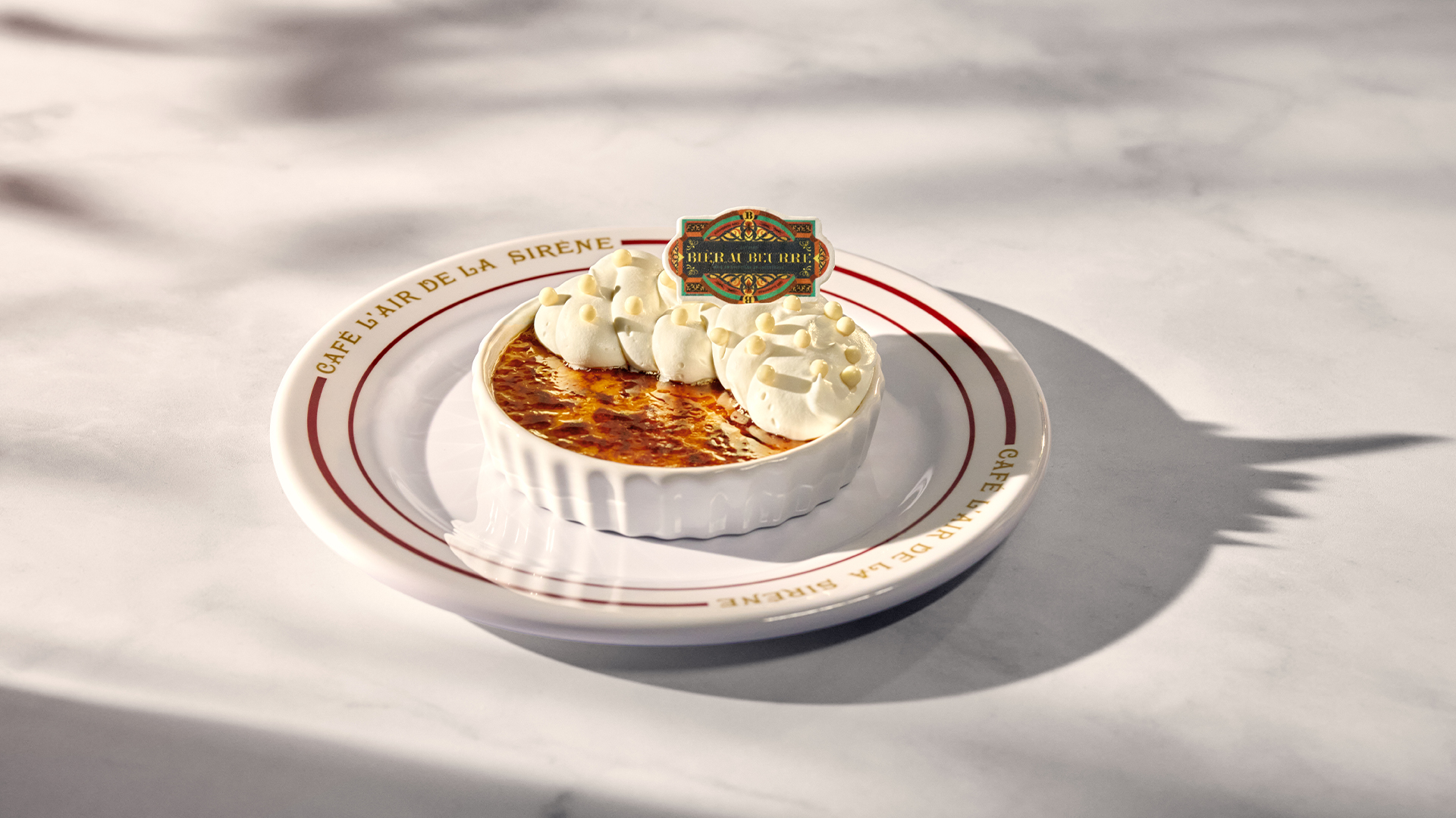 世界のユニバーサル各パークでバタービール シーズン2026年開催！USJは4月1日～ バタービール・シュークリーム新登場！