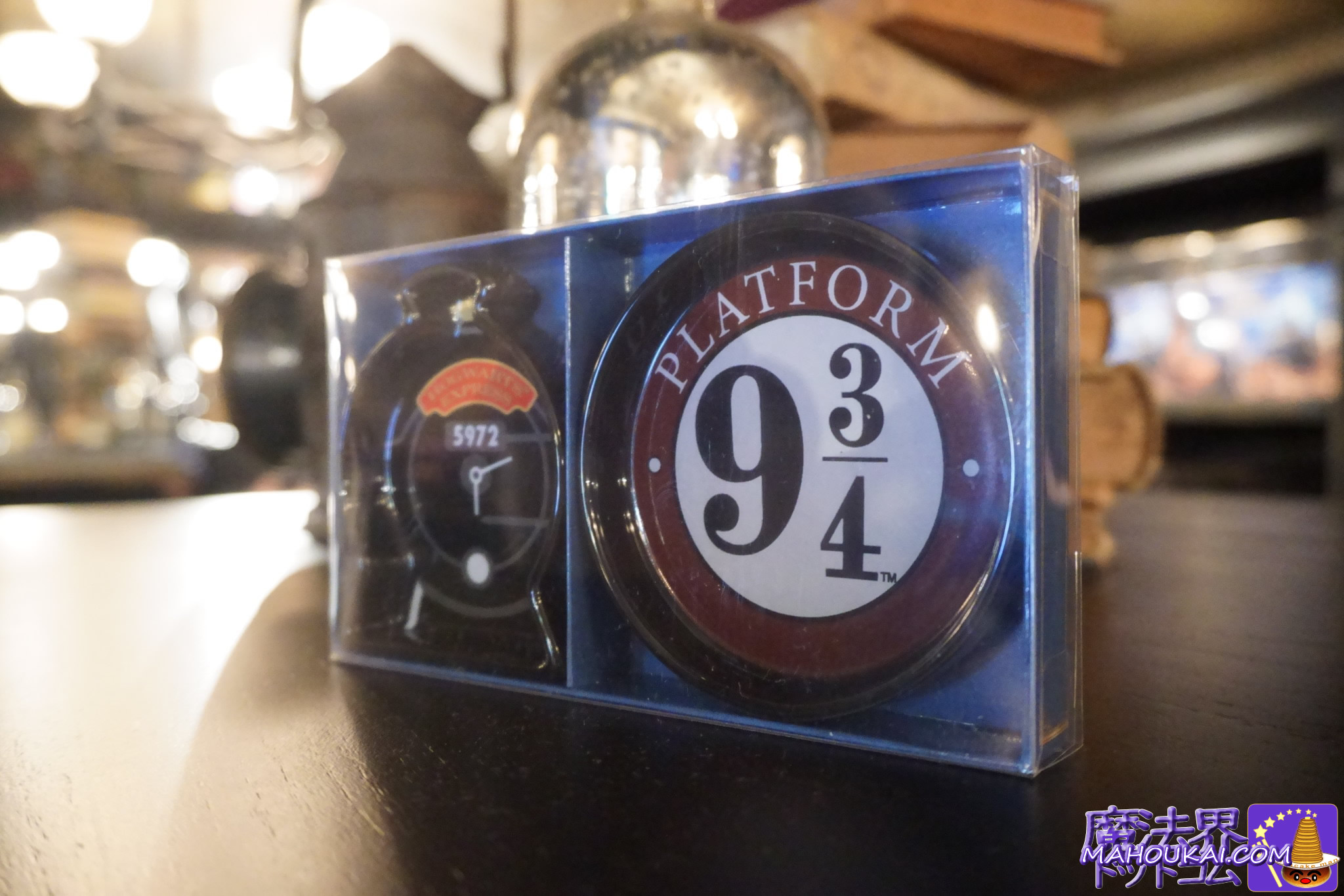 斜めから見た写真【USJ新商品】鳴く動く大人ニフラーぬいぐるみ ガリオン金貨付 etc「ハリー・ポッター エリア」2026年2月