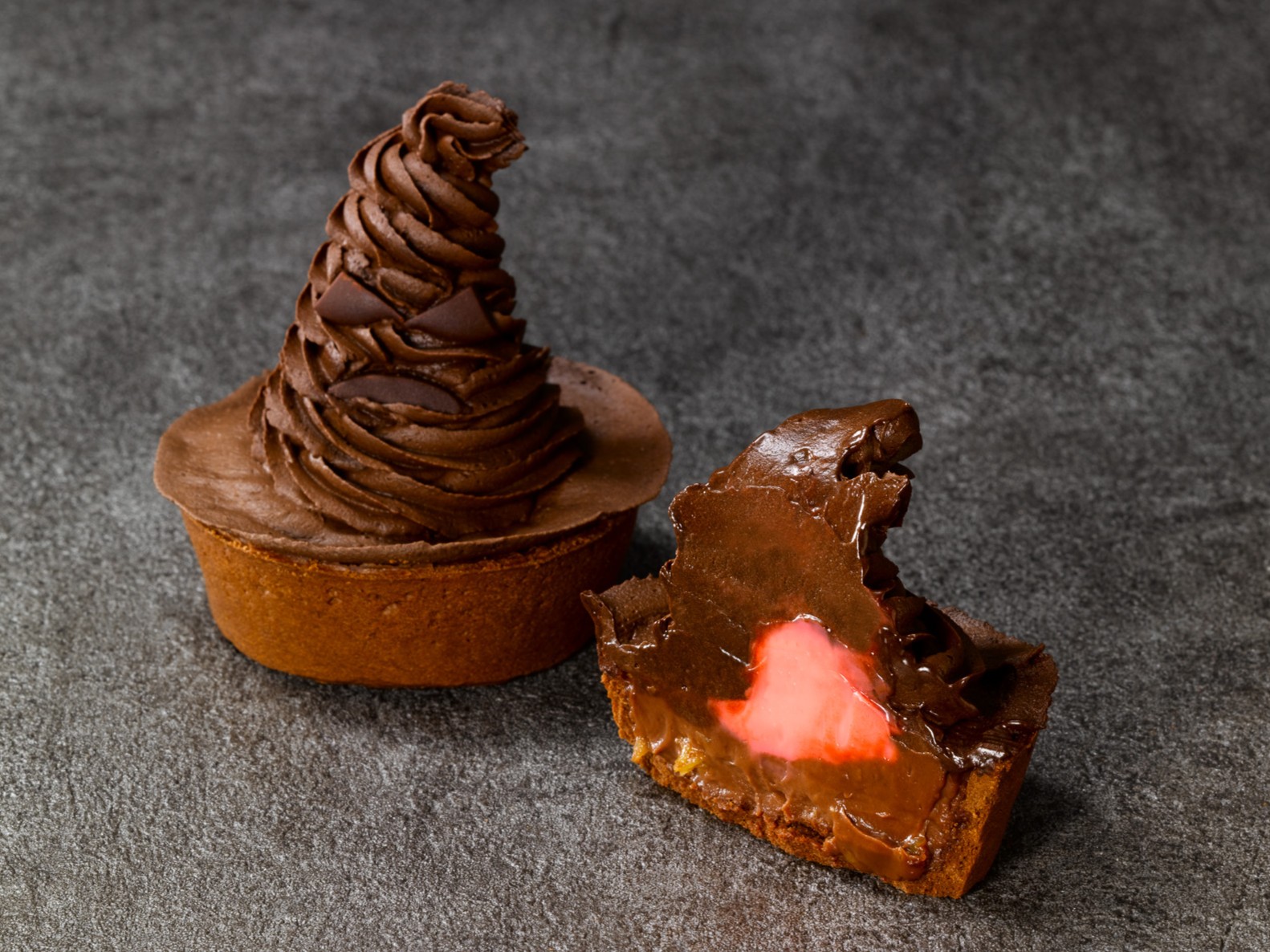 組分け帽子チョコレートタルト ハリー・ポッター スタジオツアー東京「限定フード&スイーツ」登場!2026年3月18日(水)