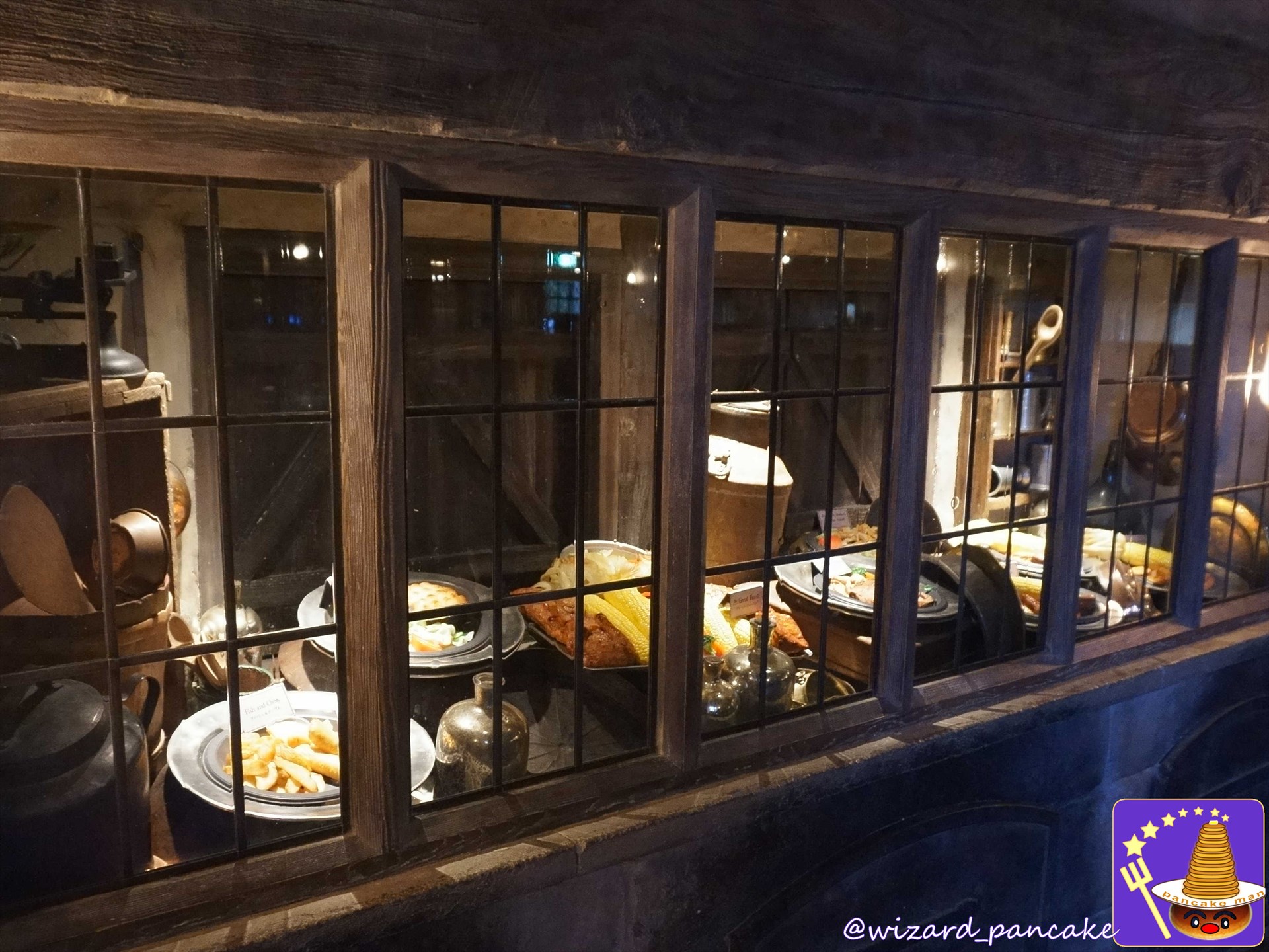 Menu: life-size sample restaurant The Three Broomsticks (USJ Harry Potter area)