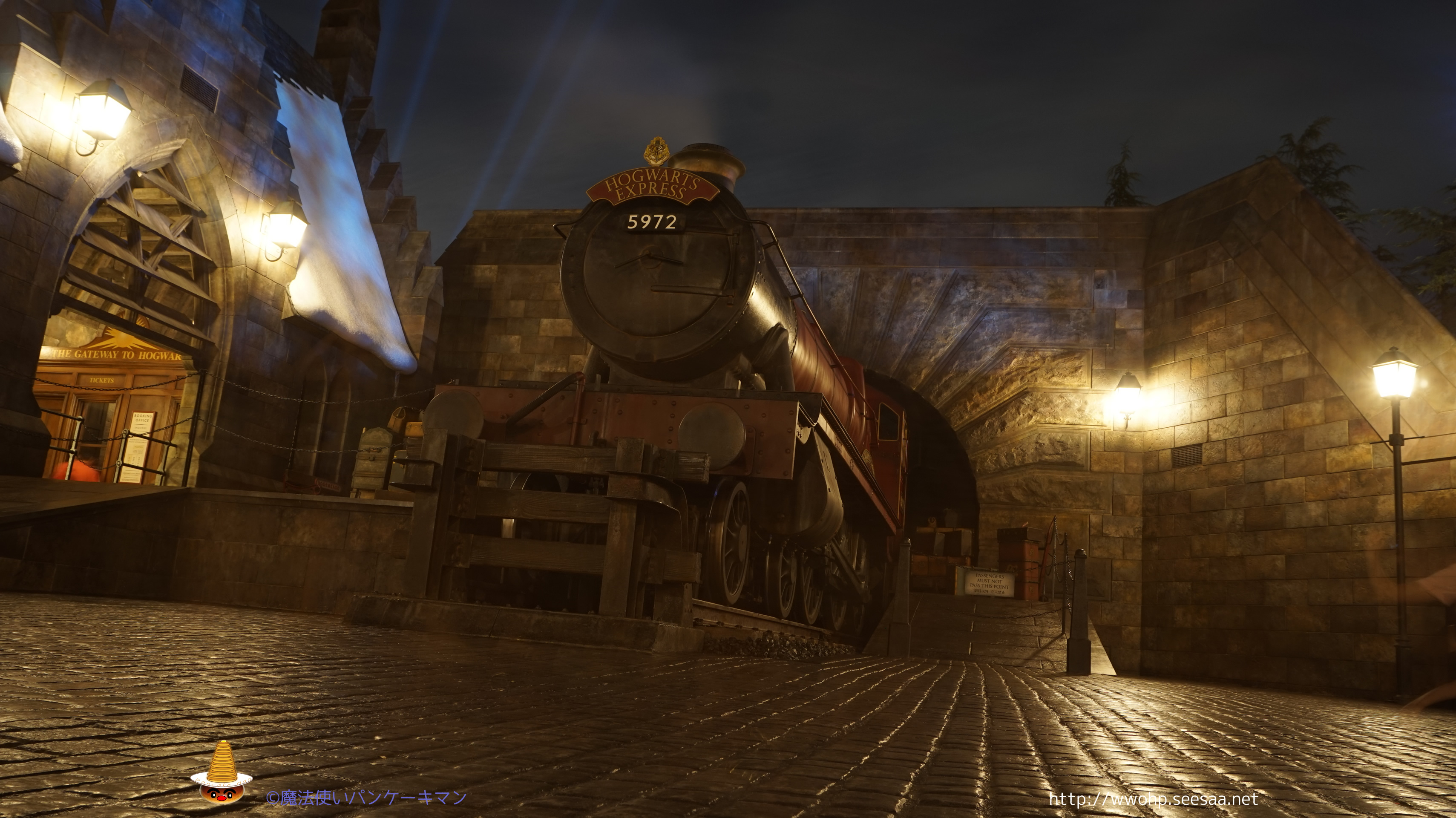 夜の紅の蒸気機関車ホグワーツエクスプレス　魔法使いパンケーキマン