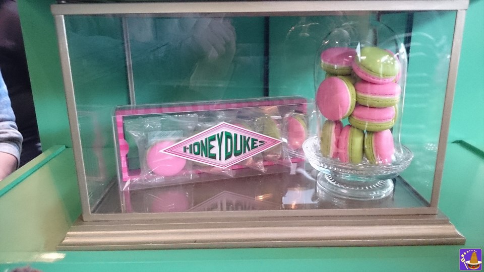 New Honeydukes sweets Macarons are now available... Wizarding World Confectionery USJ Harry Potter Area